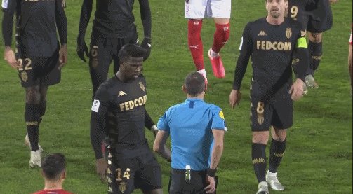 一人一城！布莱顿队长邓克今日迎海鸥生涯第500场里程碑（邓克今日为布莱顿出战第500场：海鸥队长的一人守一城里程碑）